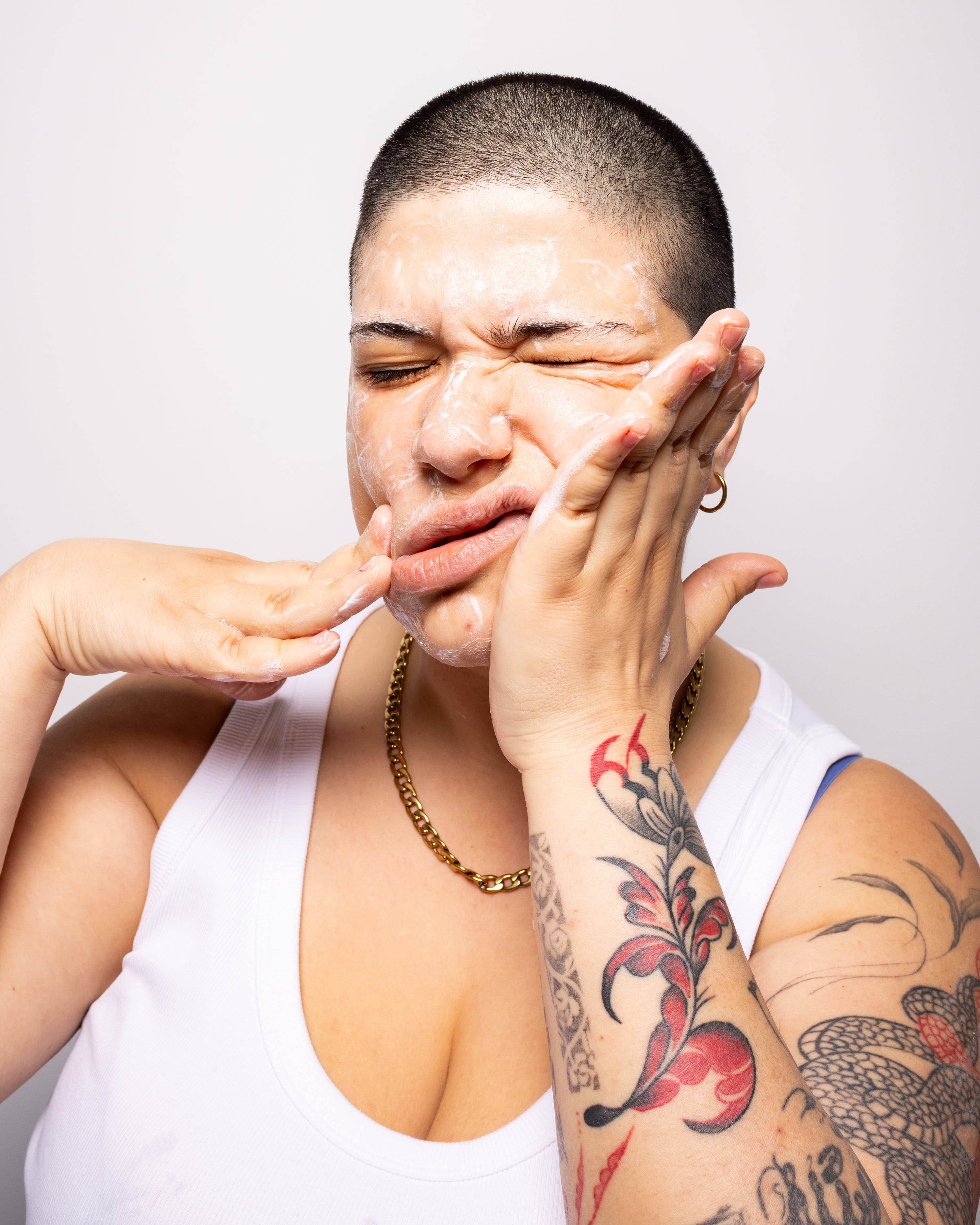 Woman is using ALDEY face wash